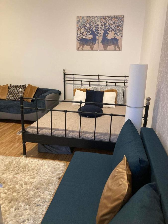 Butterfly Free Parking At Riverside Apartment Budapeszt Zewnętrze zdjęcie